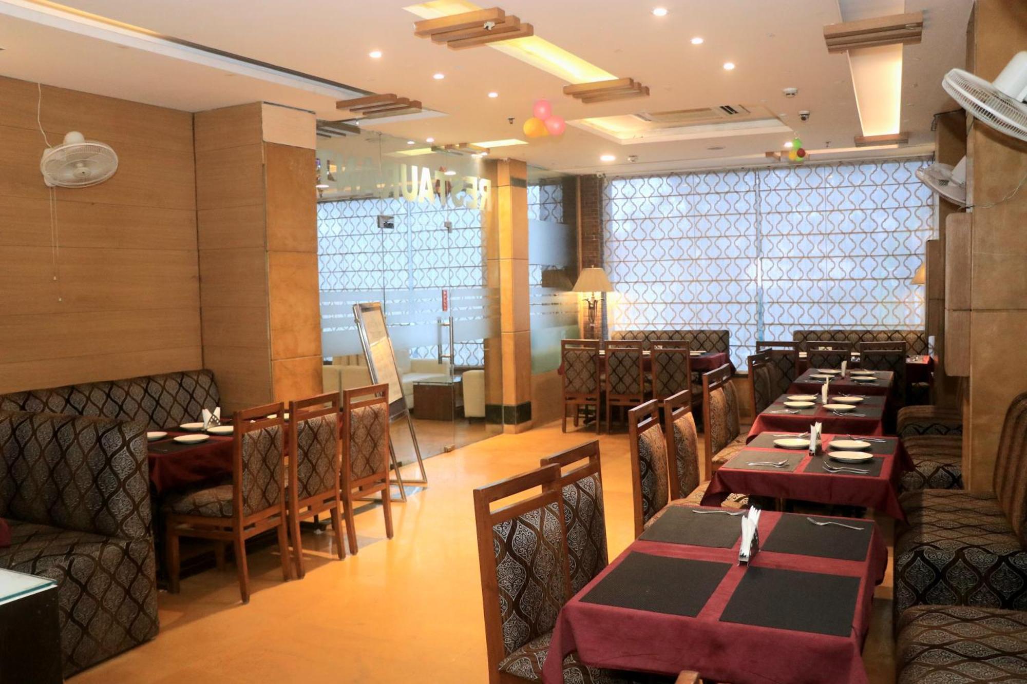 Modi Hotel & Resorts Pinjaur Extérieur photo