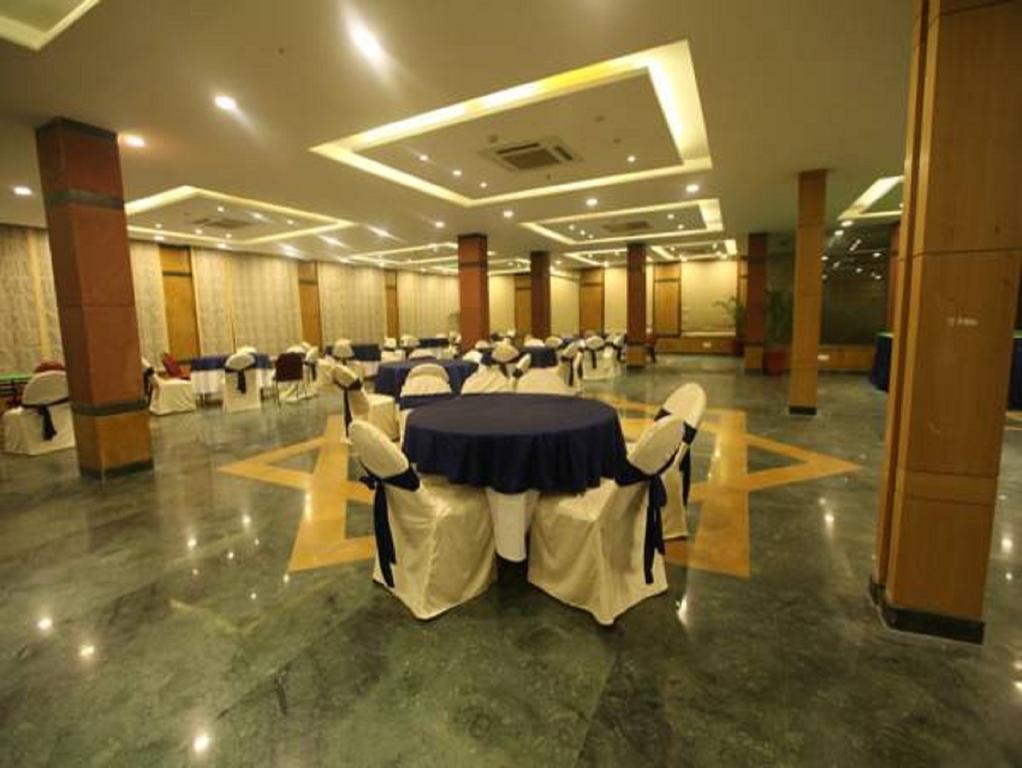 Modi Hotel & Resorts Pinjaur Extérieur photo