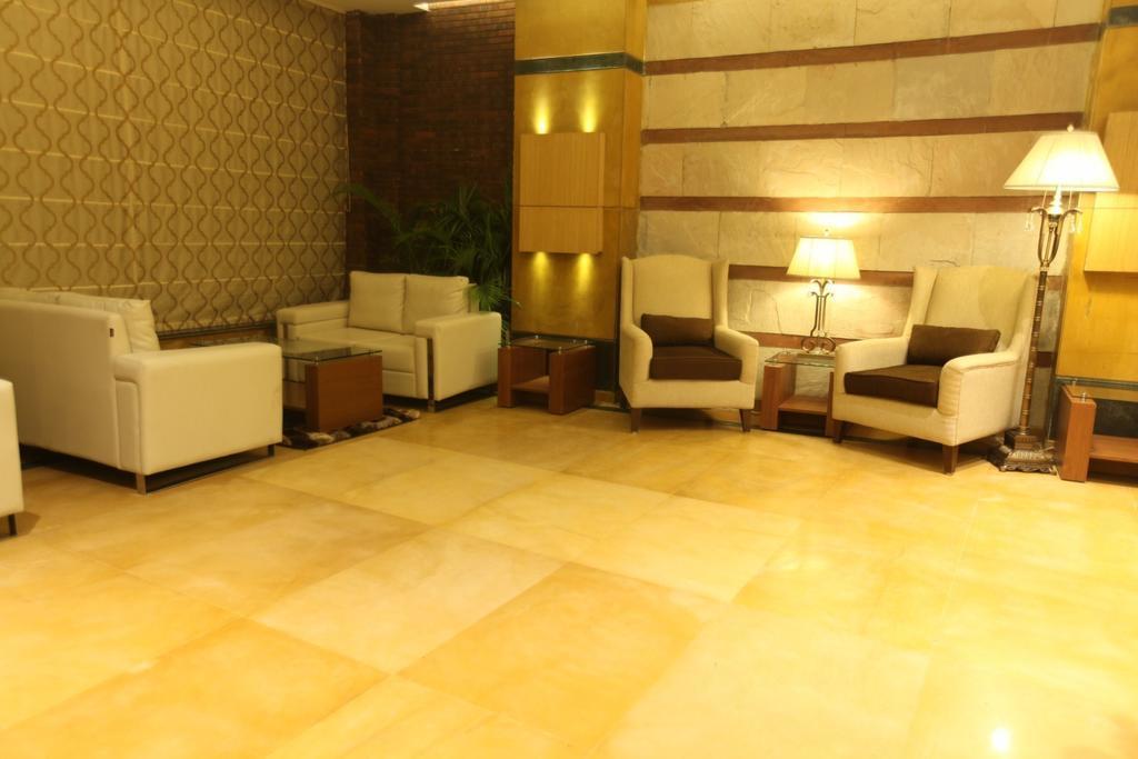 Modi Hotel & Resorts Pinjaur Extérieur photo