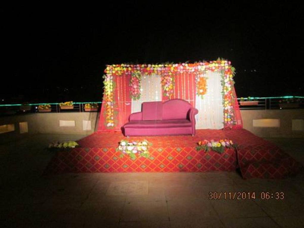 Modi Hotel & Resorts Pinjaur Extérieur photo