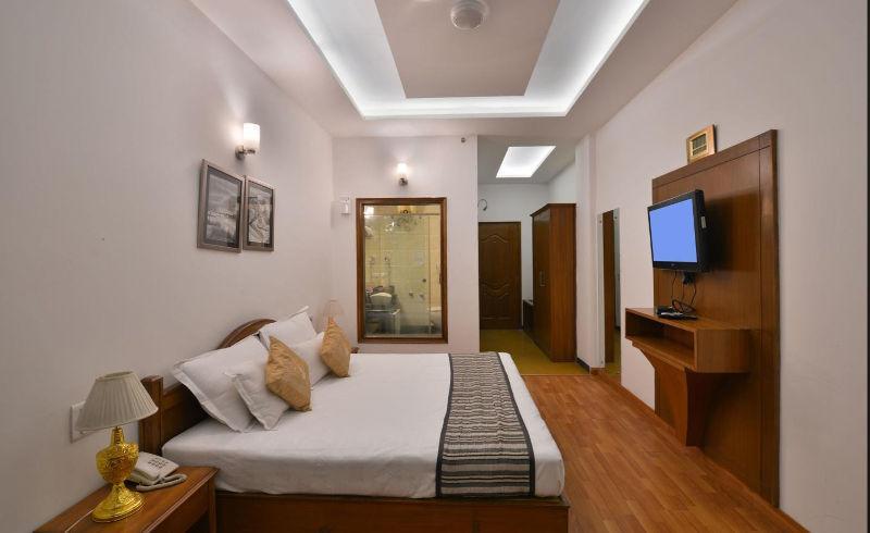 Modi Hotel & Resorts Pinjaur Extérieur photo